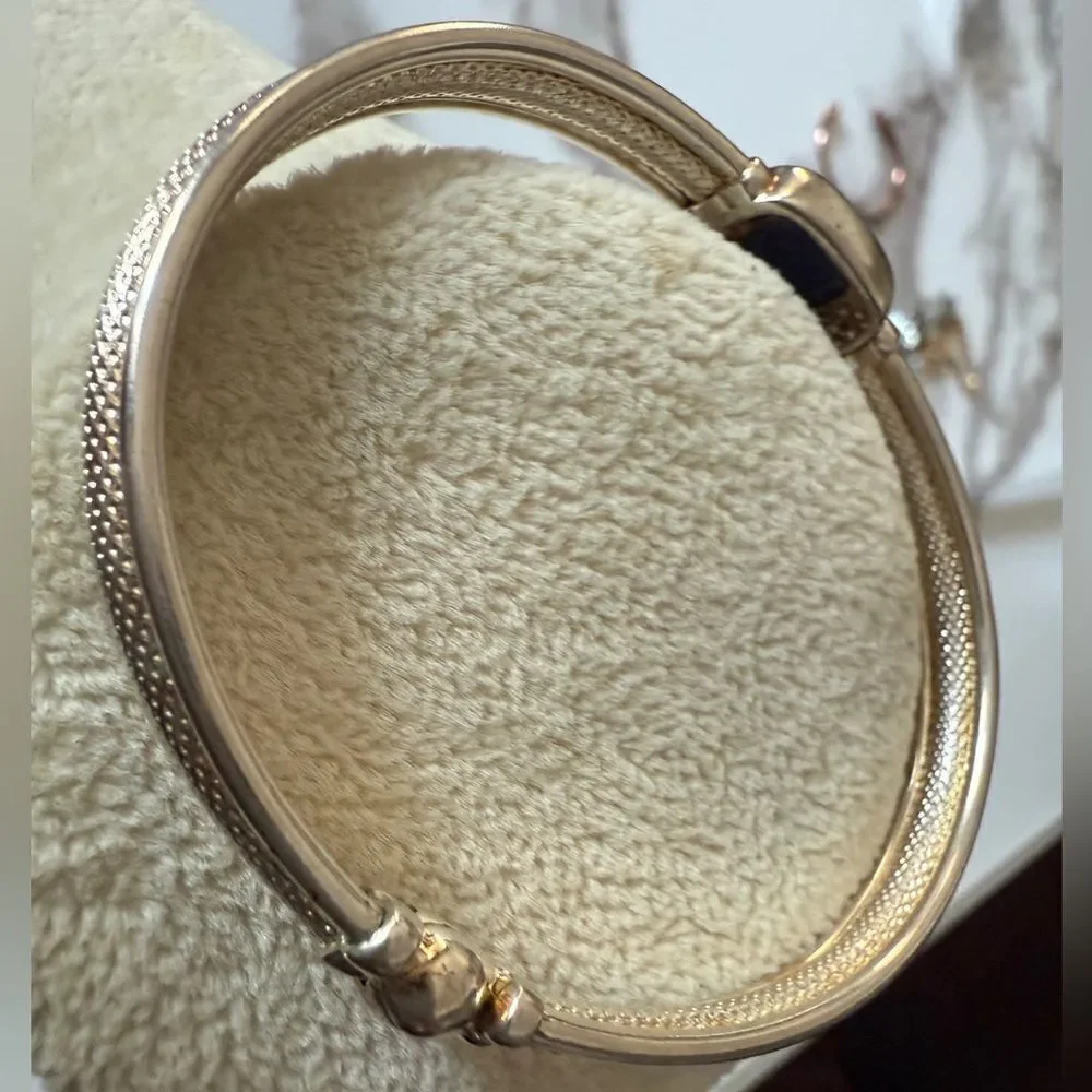 Boho Silver Bangle with Deep Lapis Stone – Artisan Style